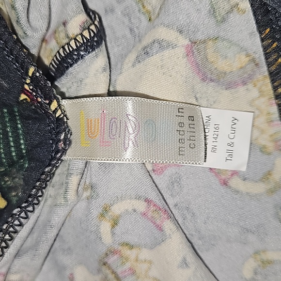 LulaRoe Blue Egyptian Cat Leggings Tall & Curvy - Picture 3 of 4